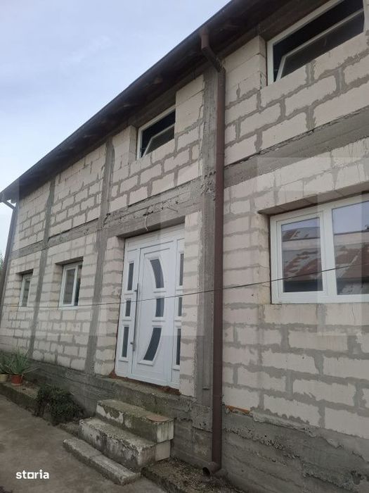 Casa P+M la rosu, teren 582 mp, garaj dublu, doua intrari – Teslui