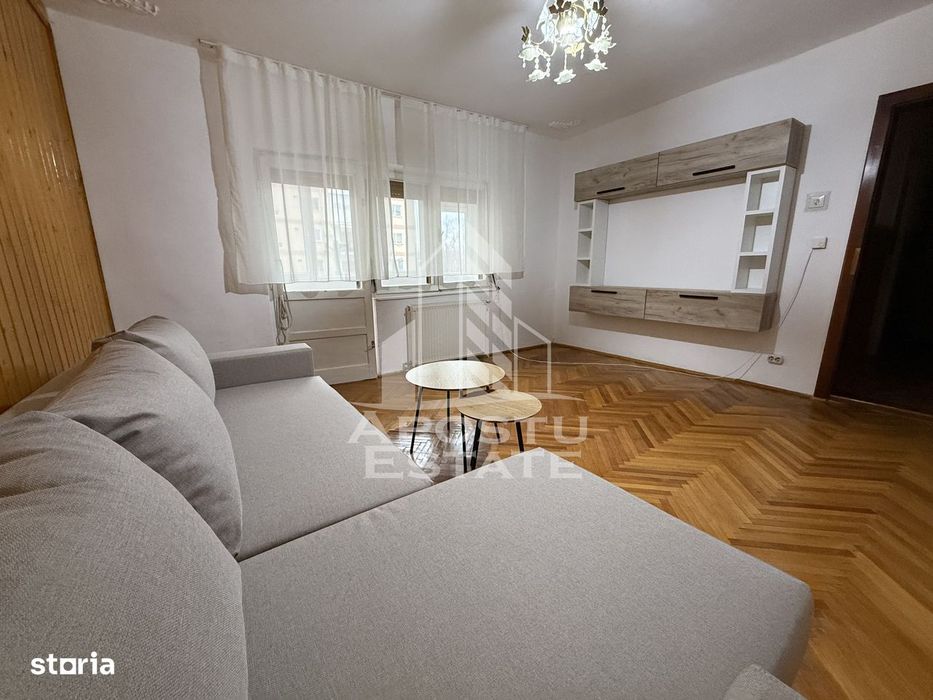 Apartament cu 3 camere, etajul 1, centrala proprie, zona Cotu Mic — fotografia 1