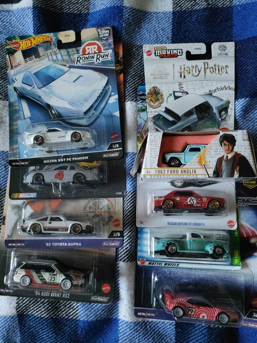 Продам модельки hot wheels