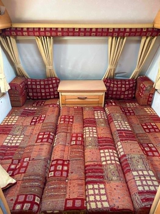 Регистрирана каравана Elddis Avante 505 (5-местна)