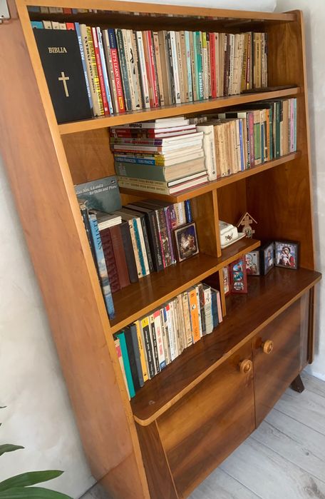 Corpuri mobilă veche