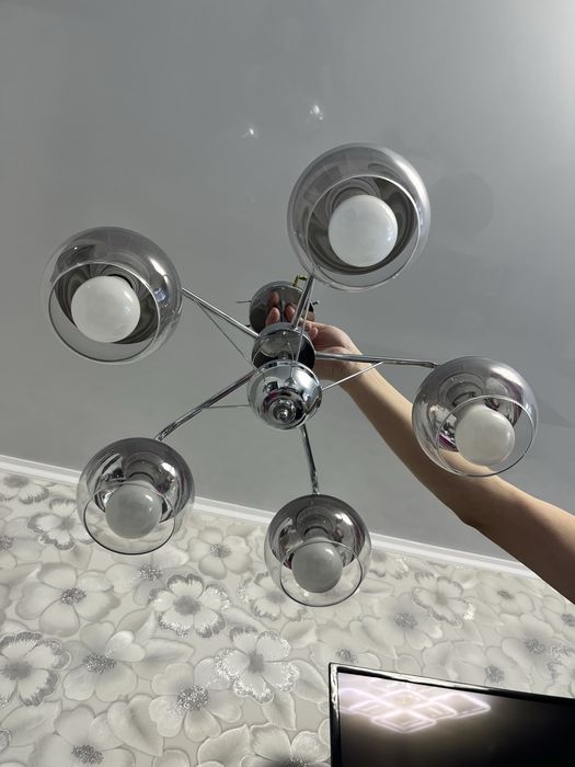 Люстра в отличном состоянии