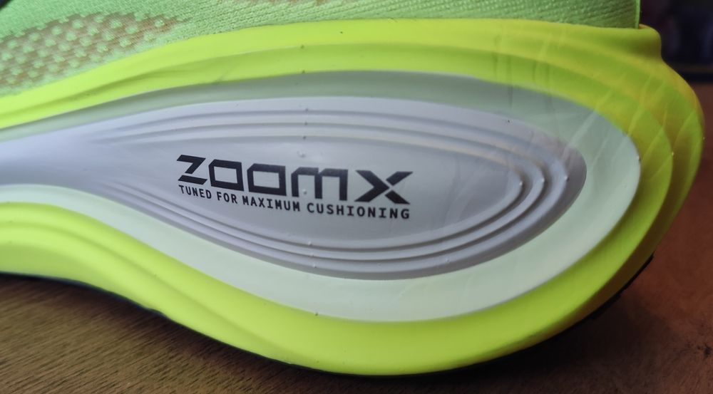 Nike Vomero plus номер 43