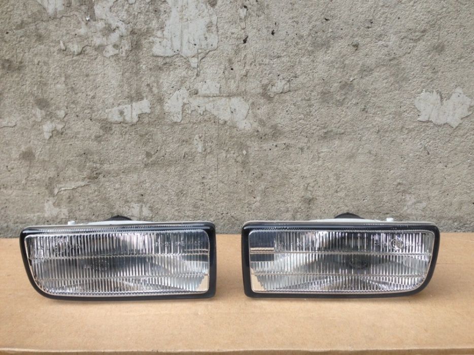 Халогени за БМВ Е36 за предна М техник броня оригинални Хела BMW HELLA