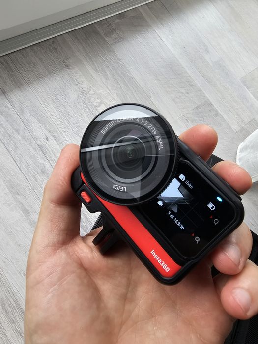 Vând pachet complet Insta360 ONE RS - Lentile 4K, 360, 1-Inch Leica +