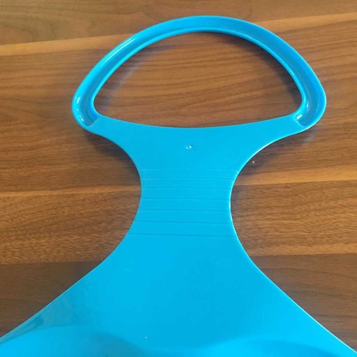 Преносима, пластмасова шейна с дръжка - цветове червен, син и зелен