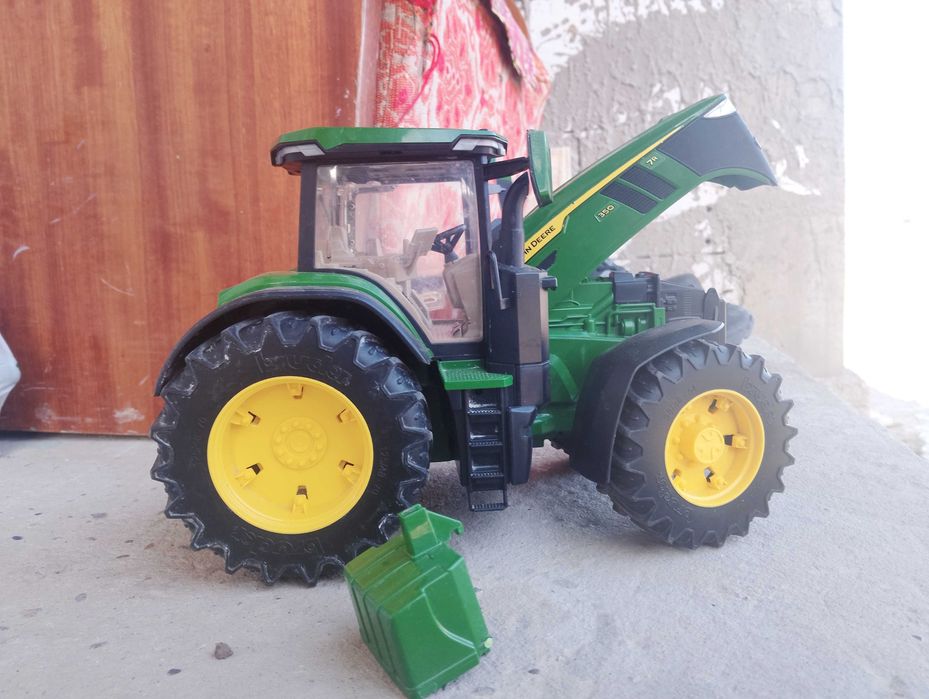 Tractor bruder john deere