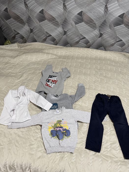 Отдам даром вещи на мальчика