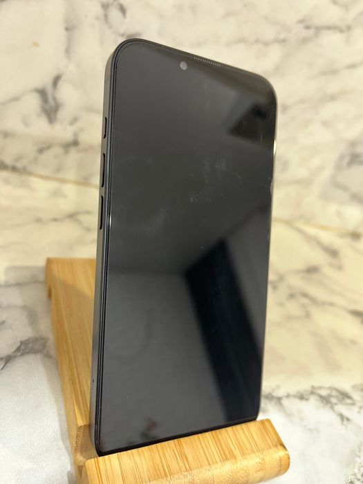 Продам iPhone 16e