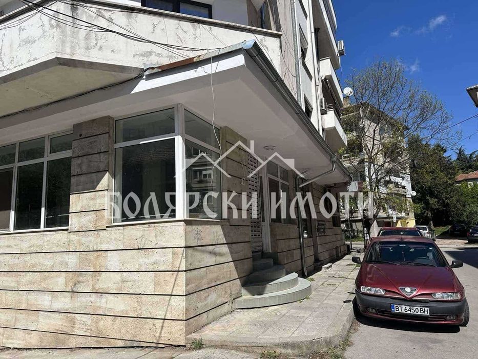 Дава се под наем Магазин в Велико Търново, Център - 111 кв.м за 700 € - Снимка #5