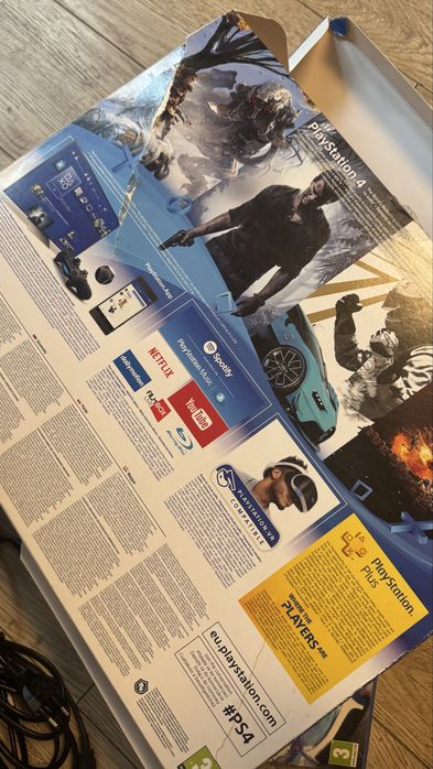 Конзола sony playstation 4 Slim