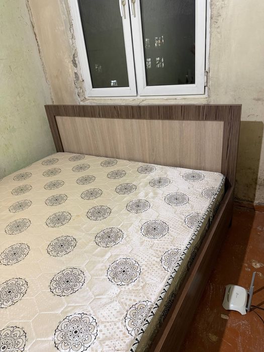 Продаю кровать . Делали под заказ