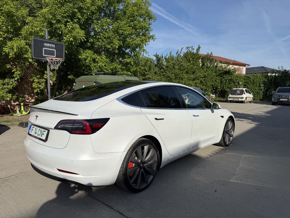 Vand Tesla Model 3 Dual Motor Long Range Performance incl roti de iarna