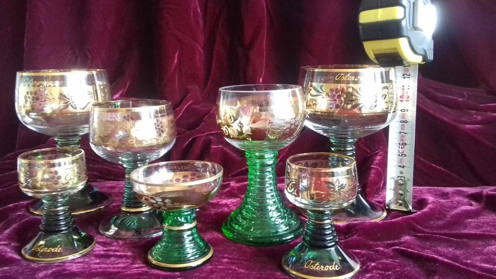 Чаши зелено и злато