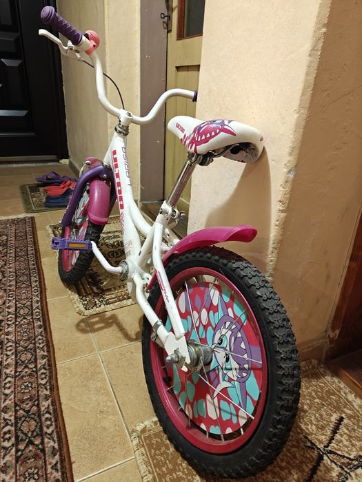 Детско колело с помощни колелета