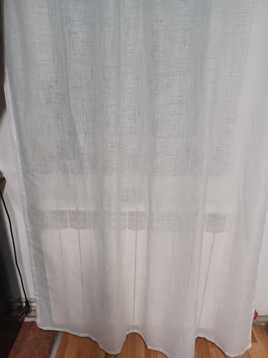Perdea albă     .