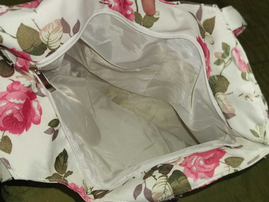 Много елегантна лятна чанта с флорални мотиви- рози