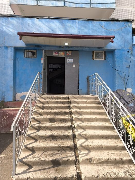 Ипотека. 2 х ком квартиру Сергели Куйлюк 6.  4/9. Галерея. С ремонтом