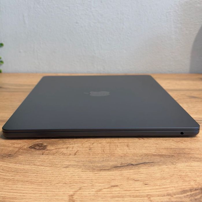 MacBook Air 15 M3 256GB RAM 16GB Midnight - GARANTIE 12 LUNI | TrueGSM