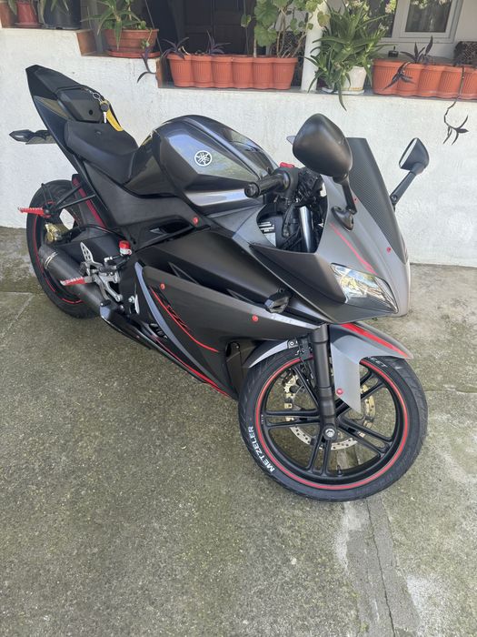 Yamaha Yzf r125 din anul 2012