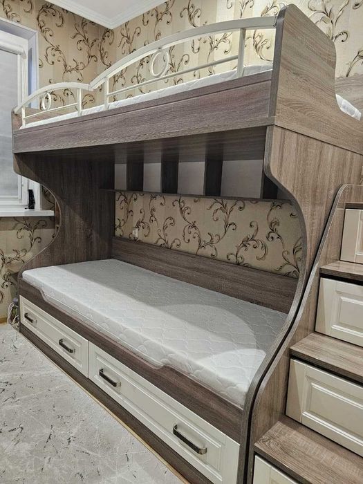 Двухъярусная кровать