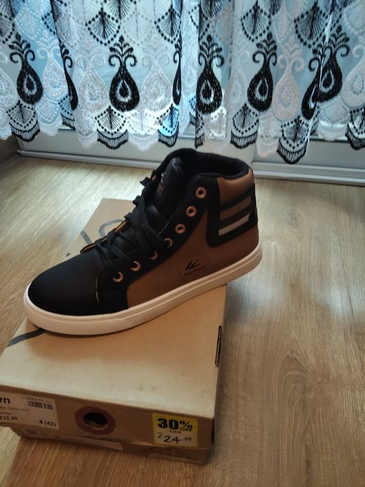 Adidași gheata nr 42 noi la cutie