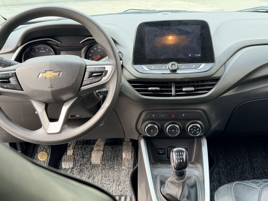 Chevrolet Onix .kraskasi polniy rodnoy ideal holat 10000 rodnoy probeg