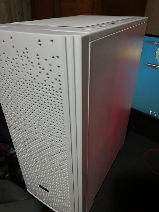 Vând PC gaming AMD ryzen 5 3600g