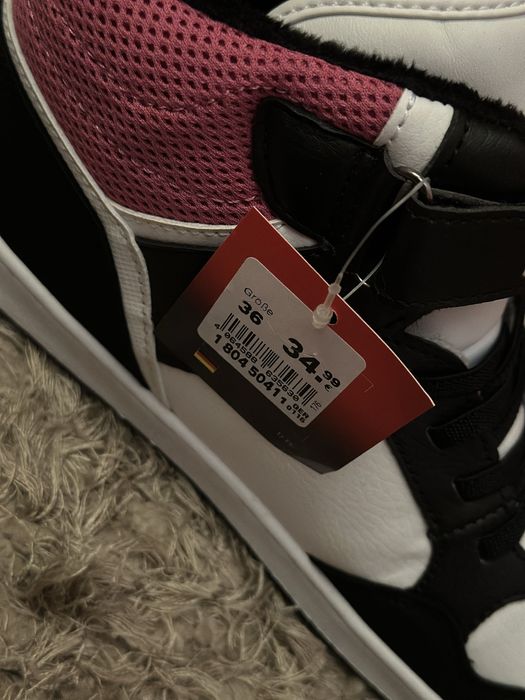 Продавам чисто нови зимни обувки Фила