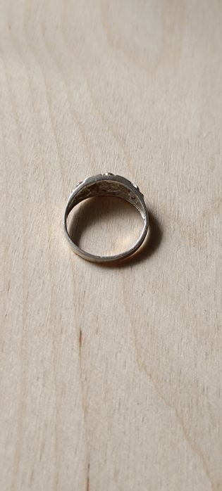 Продам женское кольцо серебро 925