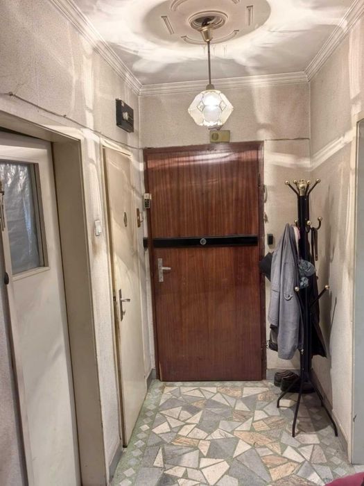 център - тристаен