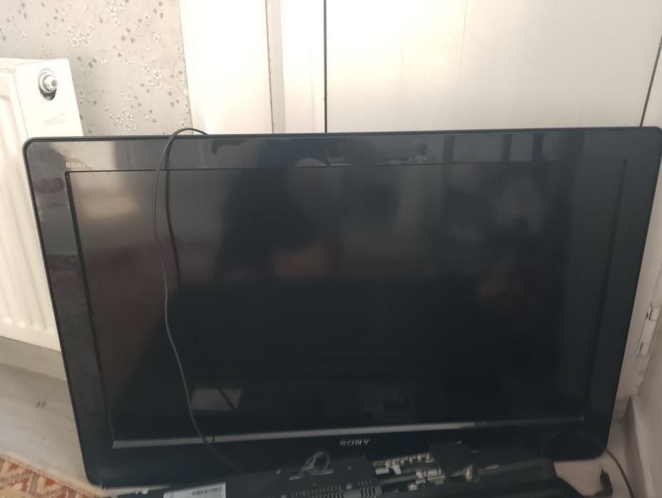 Телевизор 32 и 40дюмов