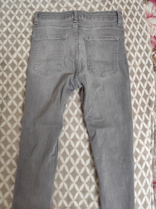 Blugi gri noi S.