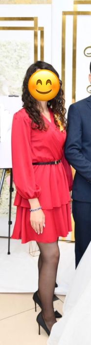 Продам платье красное