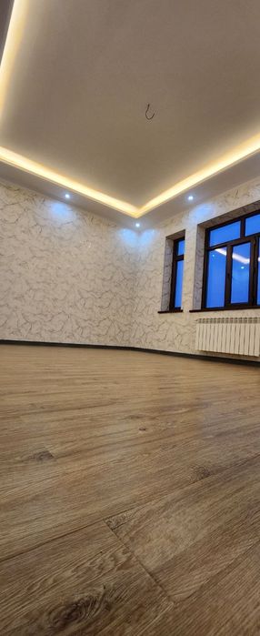 Кибрай центрида 2 каватлик, 5 хоналик уй сотилади