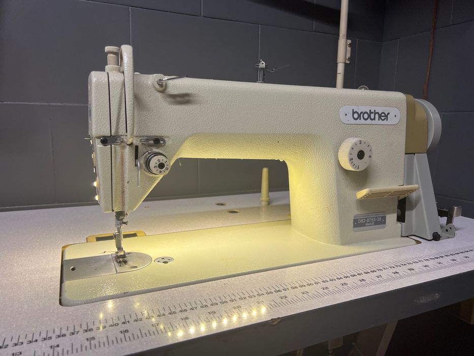 Masina de cusut liniara Brother