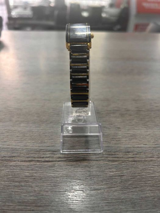 Продавам дамски часовник RADO