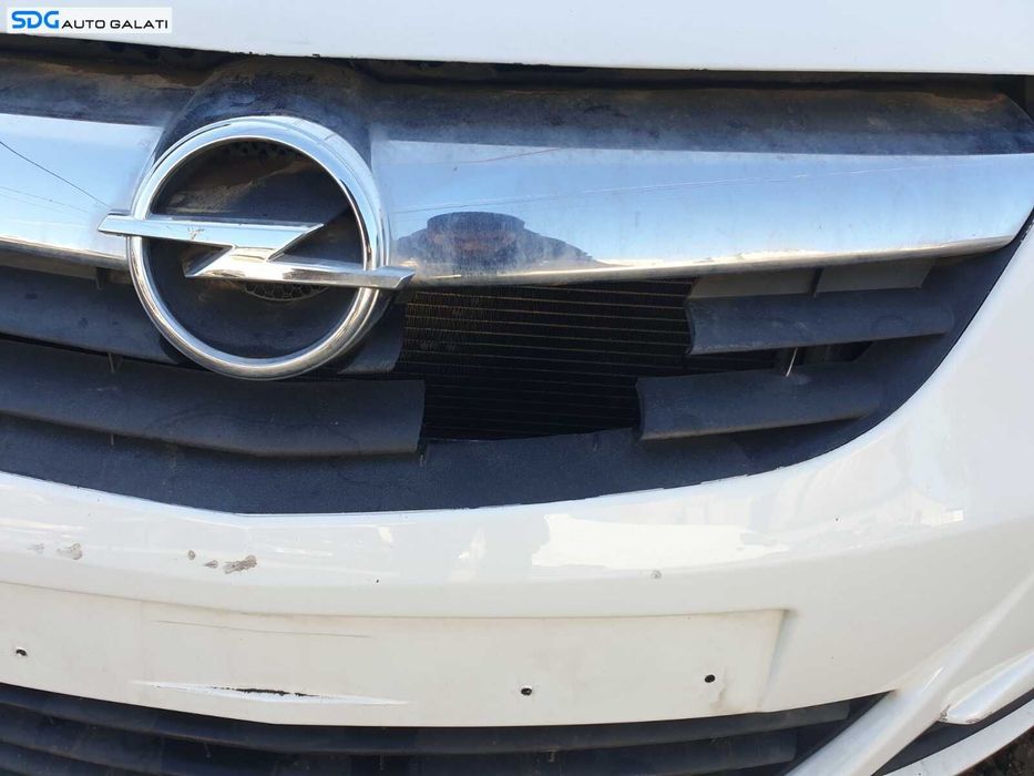 Bara Spoiler Fata cu Grila FARA Emblema si Grile Proiectoare cu Defect Opel Corsa D 2006 - 2014 Culoare Y474 [C9809] [C9810]