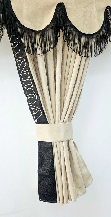 Бежови пердета за камион VOLVO с кожена лента + кукички холандско чело