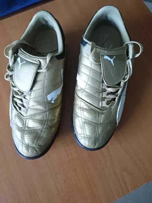 Vând ghete fotbal Puma