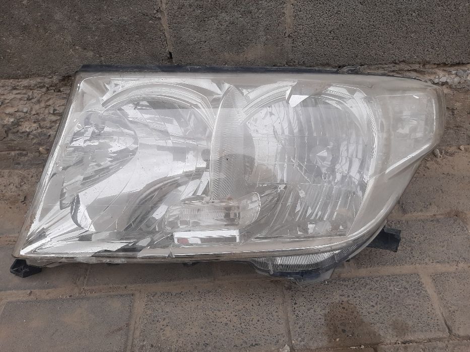 Продам фары от Лэнд крузера
