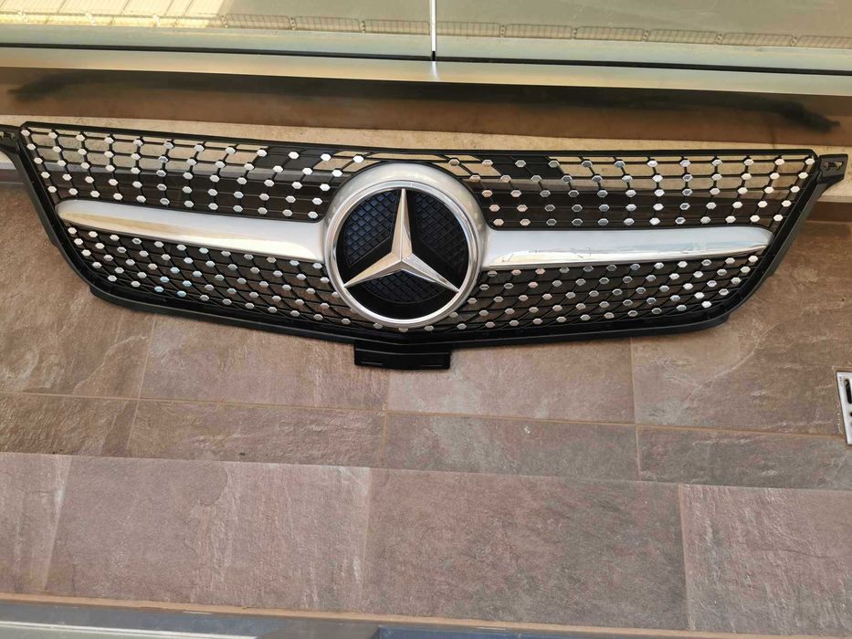 Диамантена решетка/Diamond Grill с емблема за Mercedes ML W166