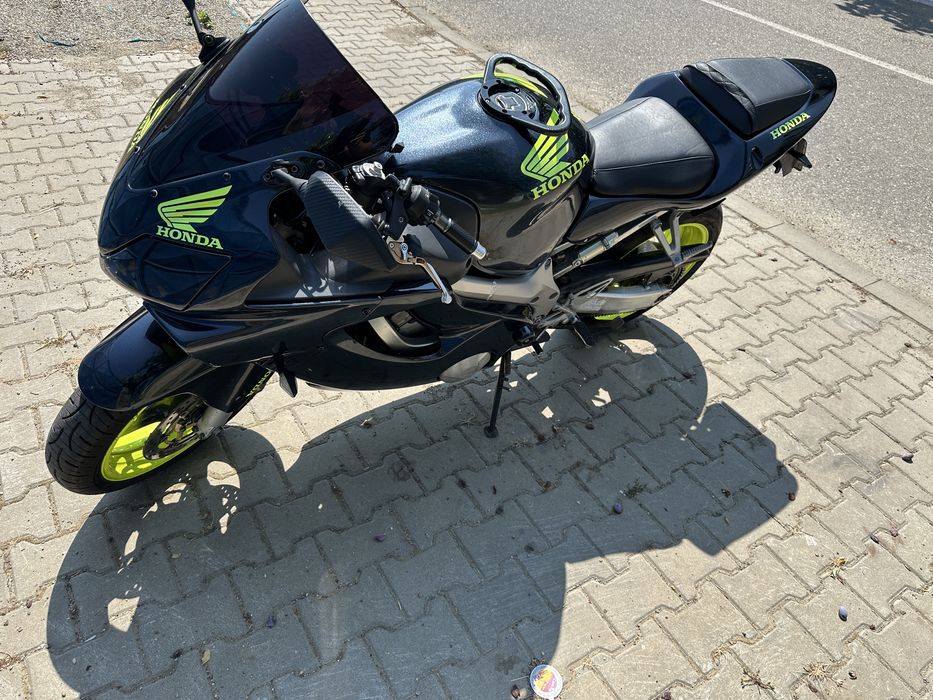 De vanzare honda cbr f4i 600