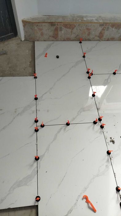 Бригада строителей из Узбекистана