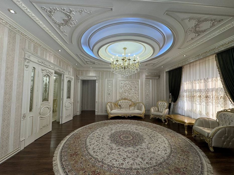 Уникальный новый дом.