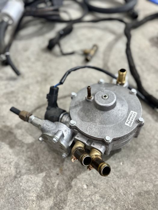 Перфектен газов инжекцион Landi Renzo EVO OBD 6cil.