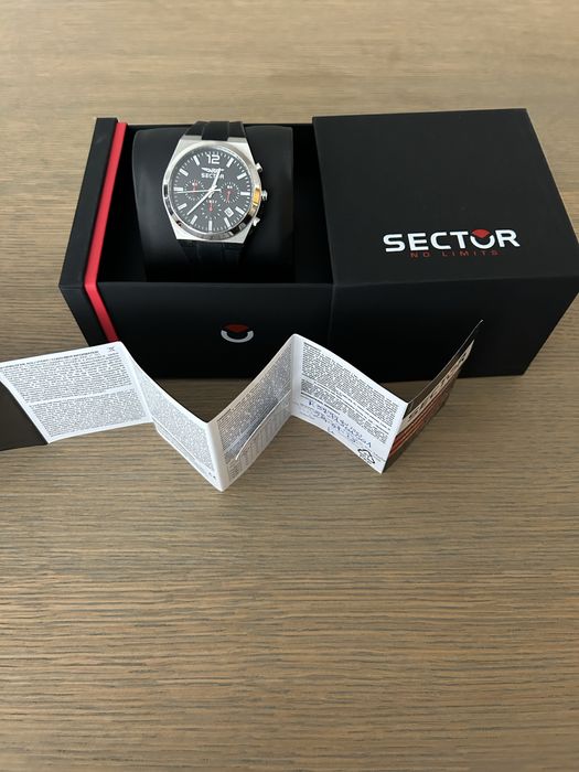 Продавам чисто нов оригинален часовник Sector No Limits C300.