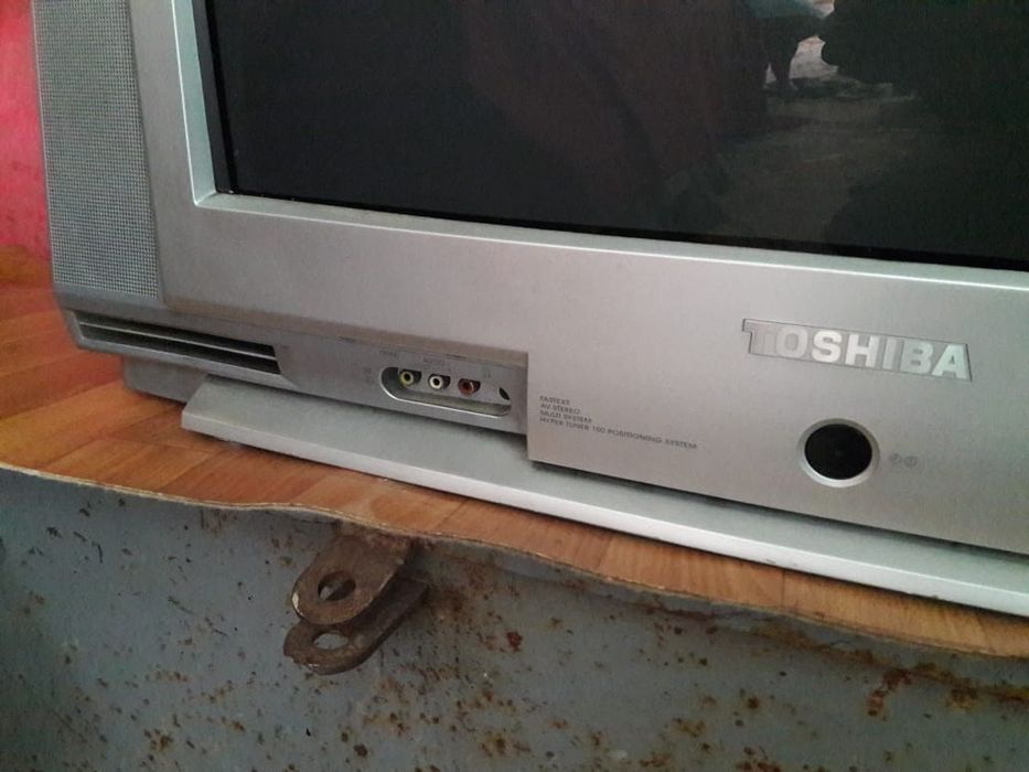 Цветной телевизор Toshiba