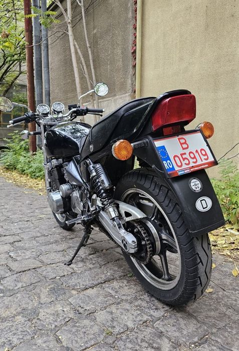 Vând Kawasaki ZR 550 Zephyr