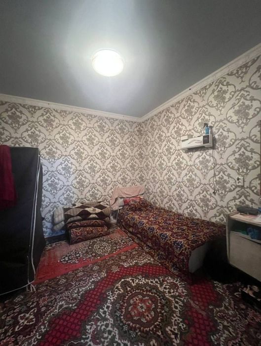 Uchastka sotiladi. 2.1 sotix, 2 ta xonali. TOPli, pol